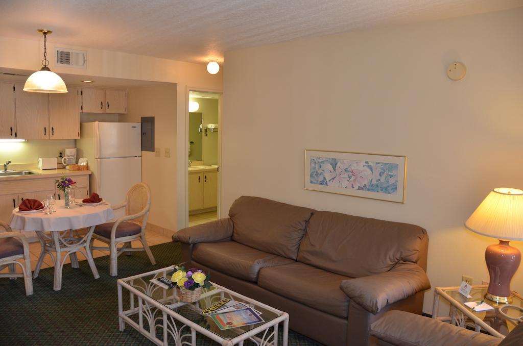 Cypress Cove Nudist Resort Poinciana Værelse billede