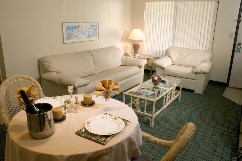 Cypress Cove Nudist Resort Poinciana Værelse billede