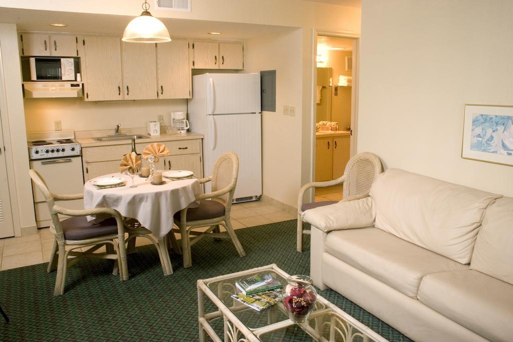 Cypress Cove Nudist Resort Poinciana Værelse billede